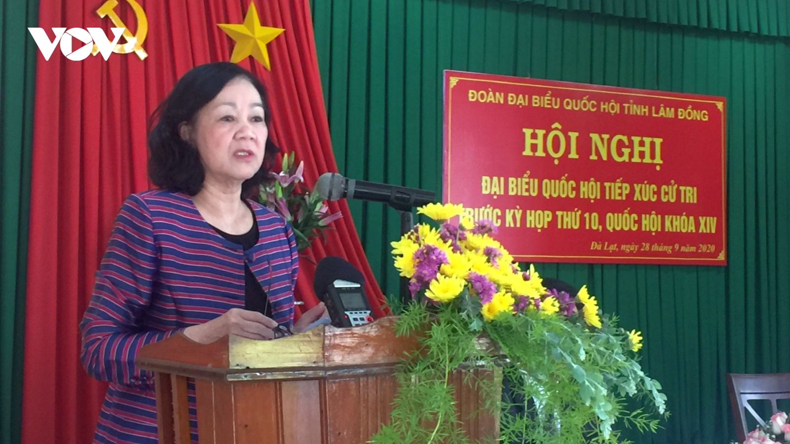 Trưởng ban dân vận Trung ương Trương Thị Mai tiếp xúc cử tri tại Lâm Đồng
